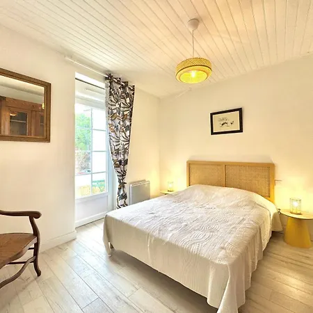 La Sernhacoise - Maison Familiale Renovee, Sauna Holiday home