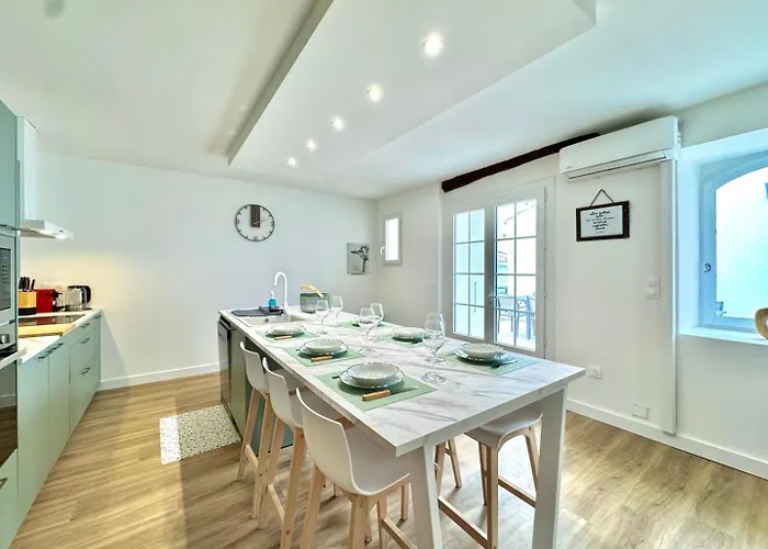 Vakantiehuis La Sernhacoise, Maison Familiale Renovee, Sauna Sernhac