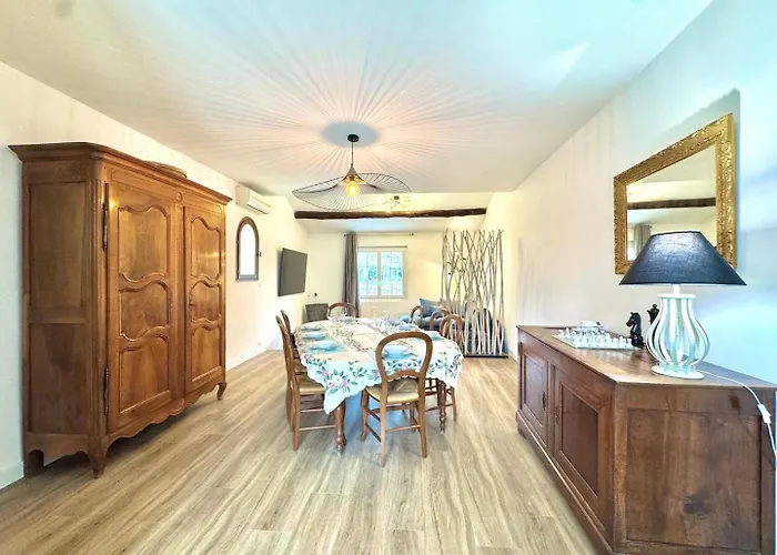 Vakantiehuis La Sernhacoise, Maison Familiale Renovee, Sauna Sernhac